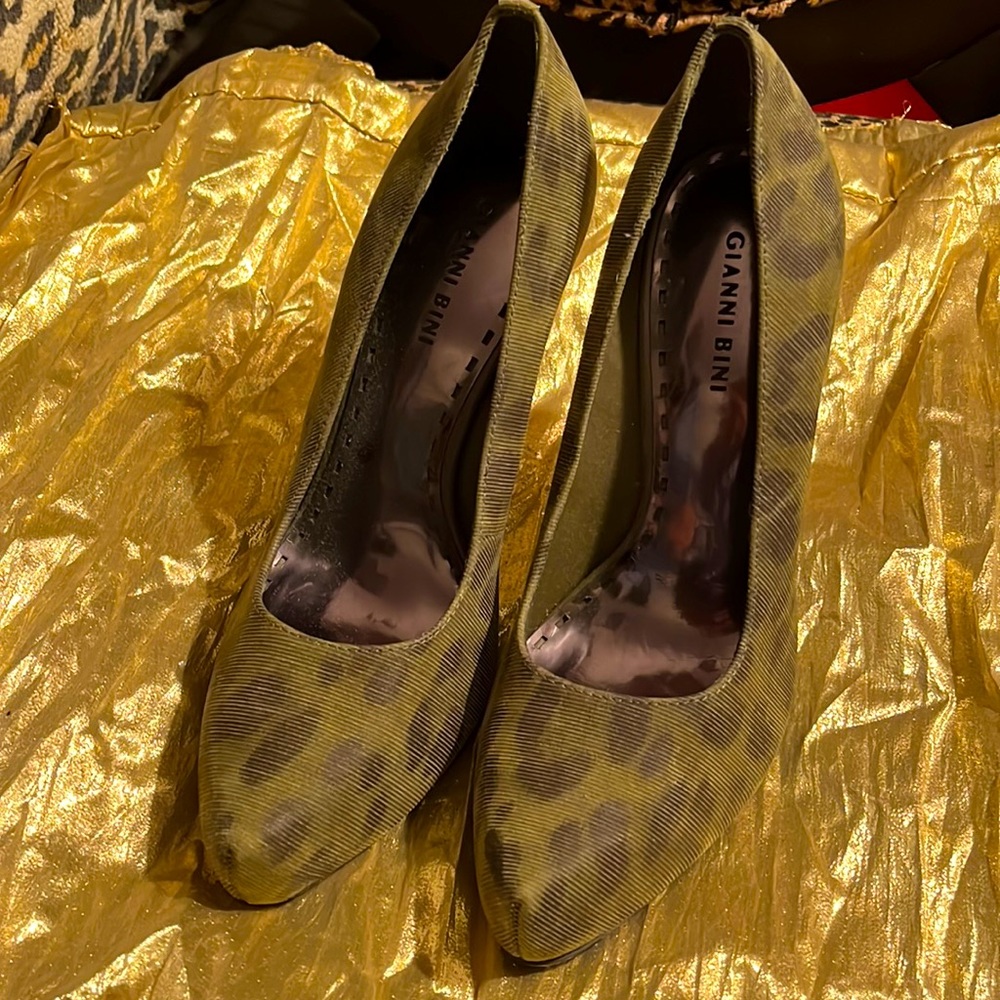 Leather animal print size 10
